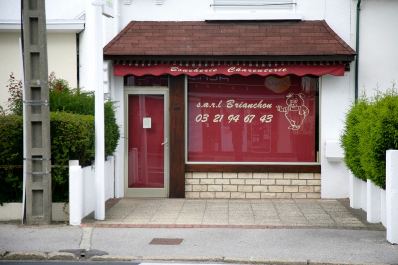 boucherie-CAUSSOLS-min_france_frankreich_commerce_frankrijk_francia_delicatessen_butchery_charcuterie-424328